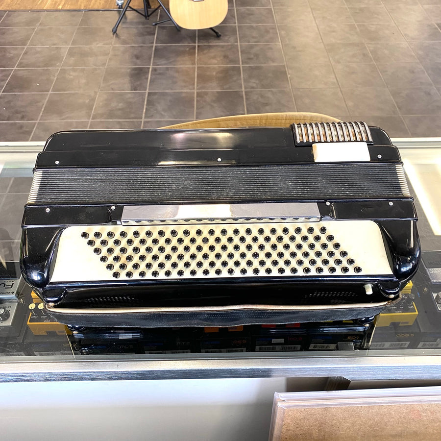 Unknown Model Italian Made Accordion With Hard Case Used