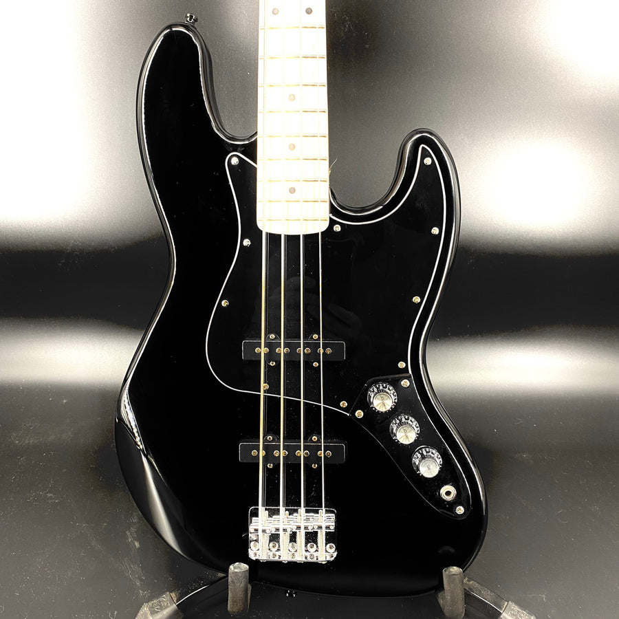 Squier Affinity Jazz Bass Guitar - Black - Used
